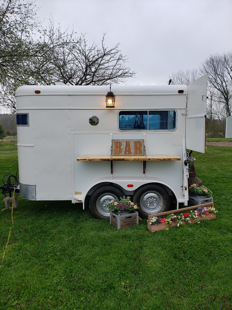 Sips 'n Saddles Maine mobile bar service